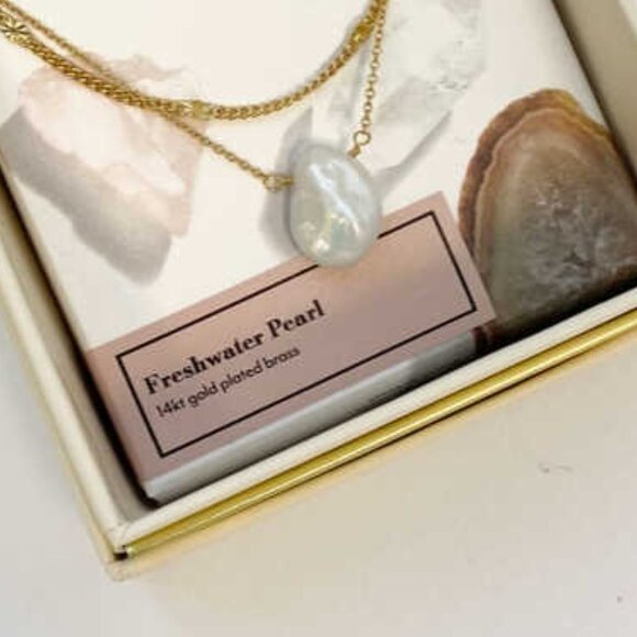 Pearl Tide Layered Necklace - Picture 3 of 3